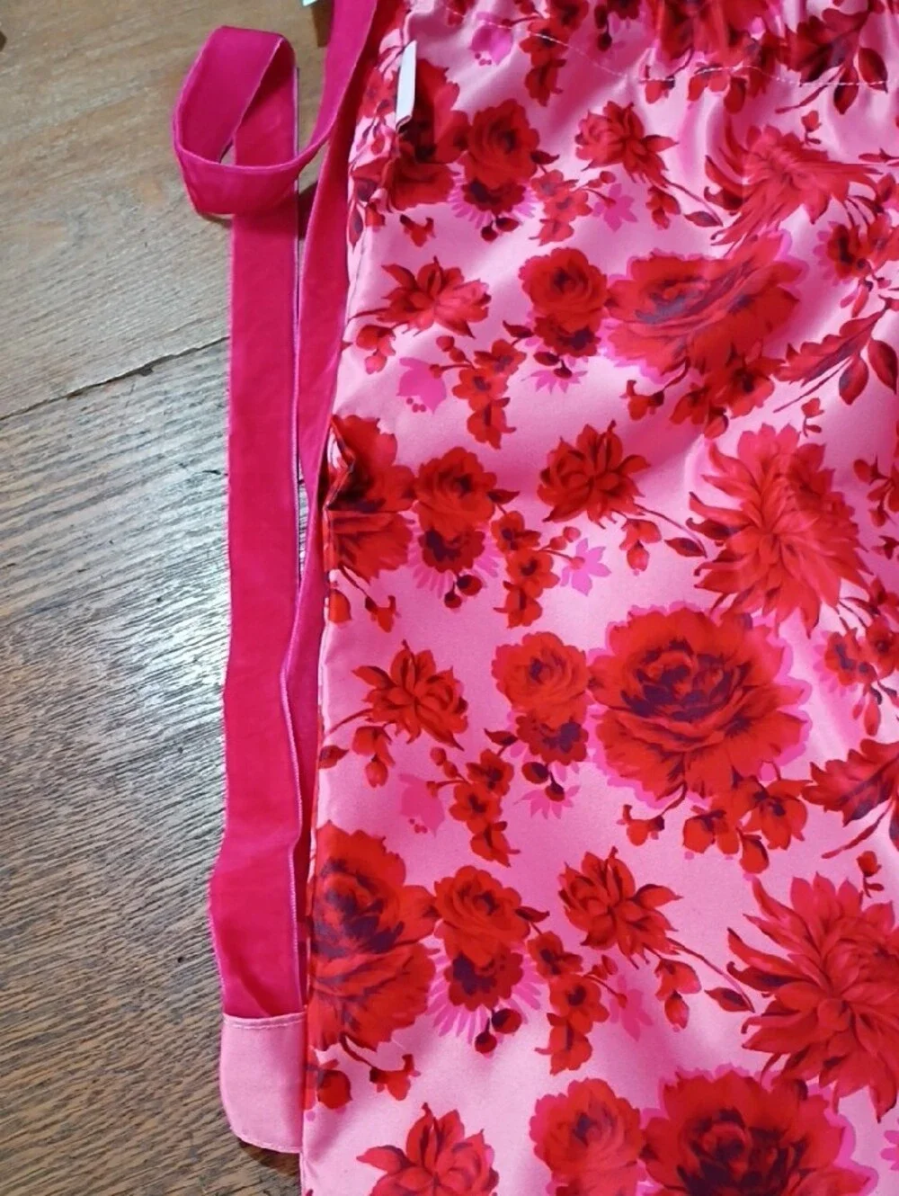 ban.do NWT Pink Satiny Drawstring Backpack with Red Floral Print